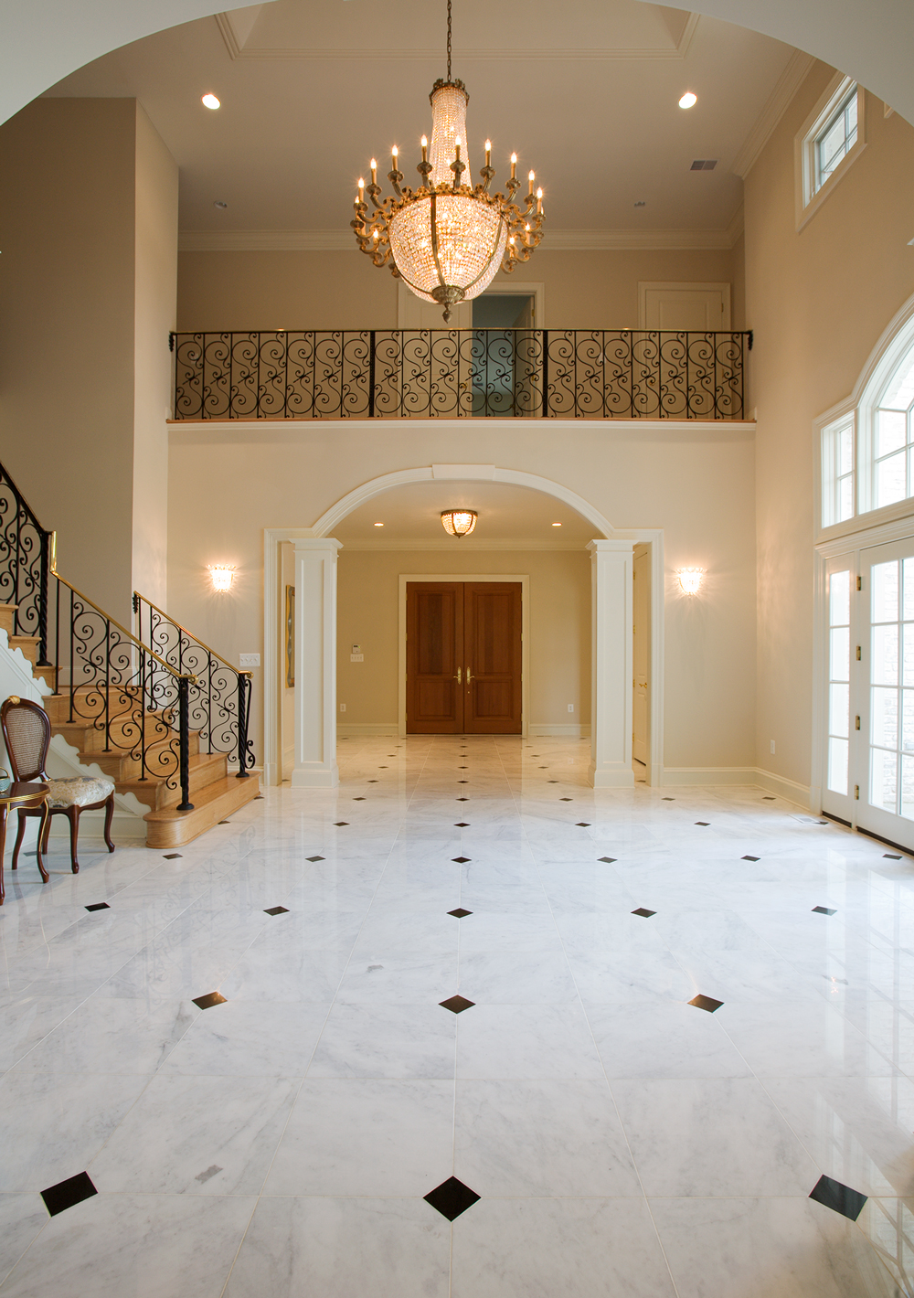 Statuary Mable Tile Foyer