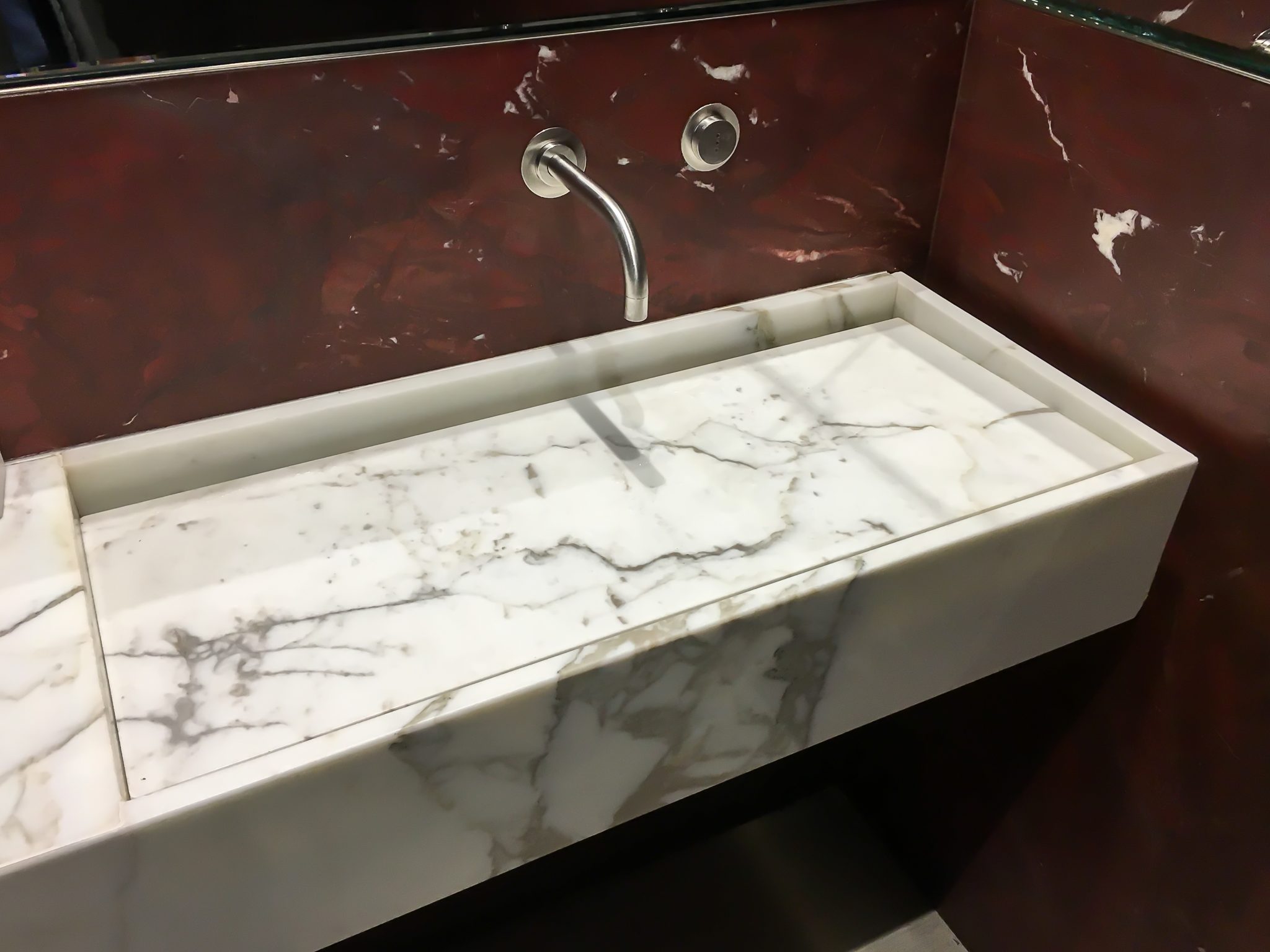calacatta gold marble sink